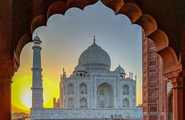 Sunrise Taj Mahal Private Day Trip from Delhi