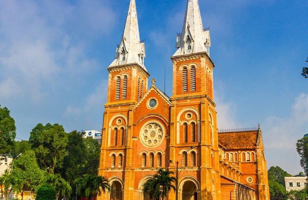 Ho Chi Minh Half-Day Private City Tour with Rickshaw Ride