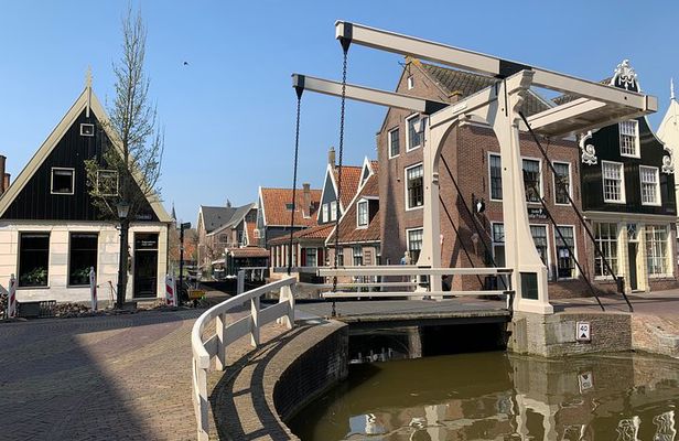 Hidden Gems Tour: visit 5 unforgettable places from Amsterdam