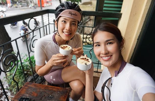 Half-Day Hanoi Street Food: Walking Tour or Motorbike