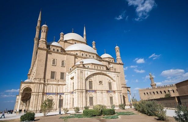 Amazing Full Day tour Egyptian Museum, Citadel of Saladin and Old Cairo