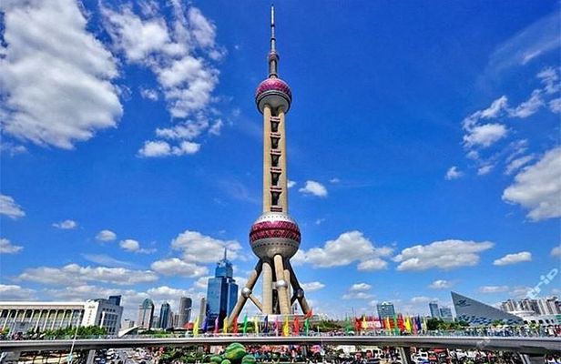 4-Hour Shanghai City Private Tailor-Made Tour with Dim sum Tasting