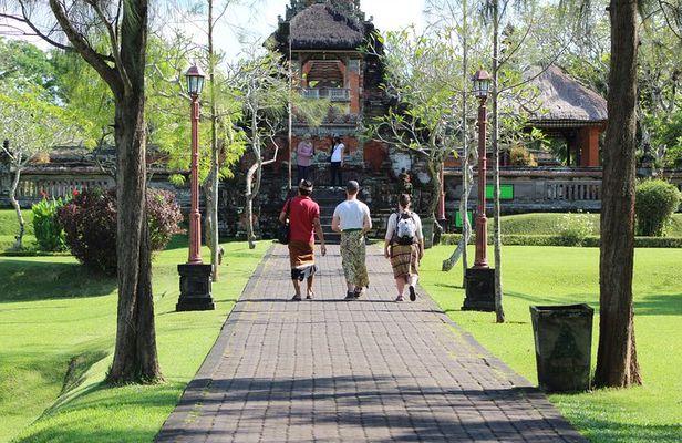 Private Tour: Bali Temples, Hidden Waterfall and Handara Gate 