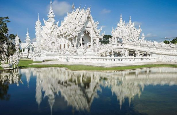 White Temple, Black House Museum and Hot Spring Tour from Chiang Mai