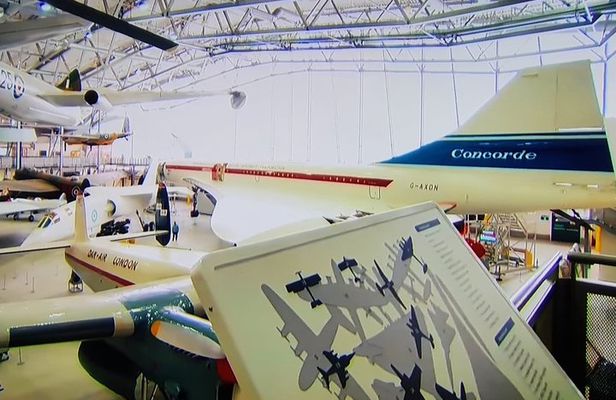Luxury Private Vehicle Day Hire: London via Duxford imperial War Museum & Ely