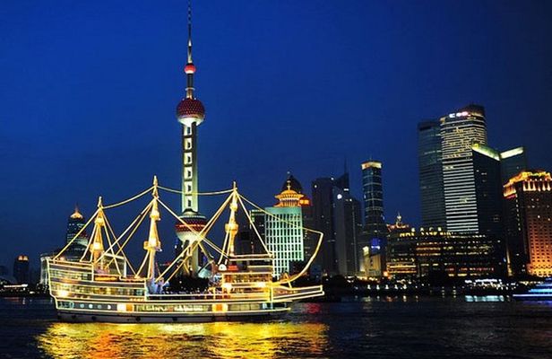 Private Shanghai Night River Cruise and Hot Pot Dining Experience