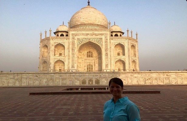 Agra Taj Mahal Day Tour By Luxury Car With Tour Guide