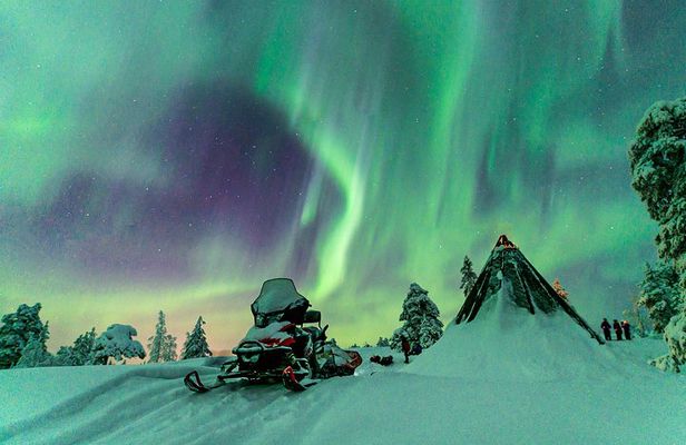 Northern Lights Snowmobile Driving Safari