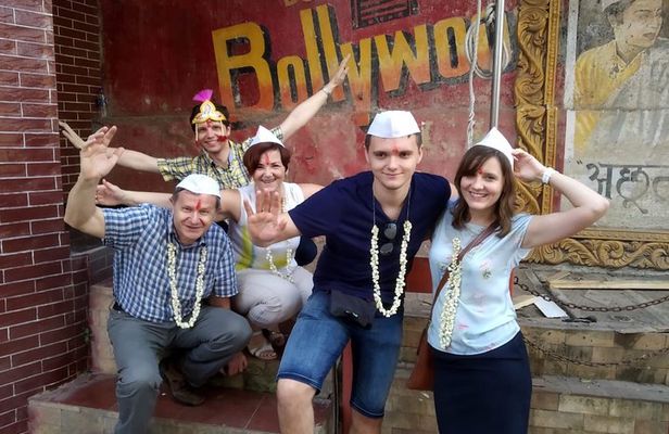 Private Mumbai City Tour and Bollywood Tour Combo with Transport