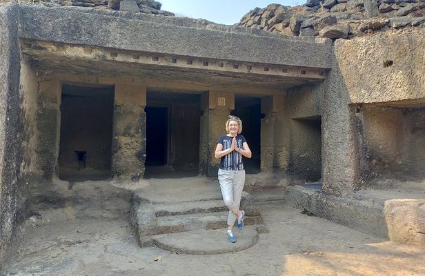 North Mumbai City with Kanheri Cave Tour in Private Vehicle