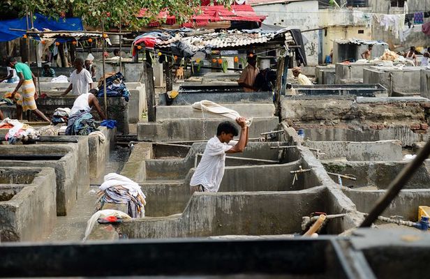 Dhobi Ghat (Open Air Laundry) with Dharavi Slum Guided Tour