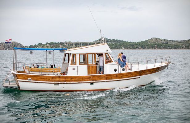 Private Gourmet Boat tour to island of Love