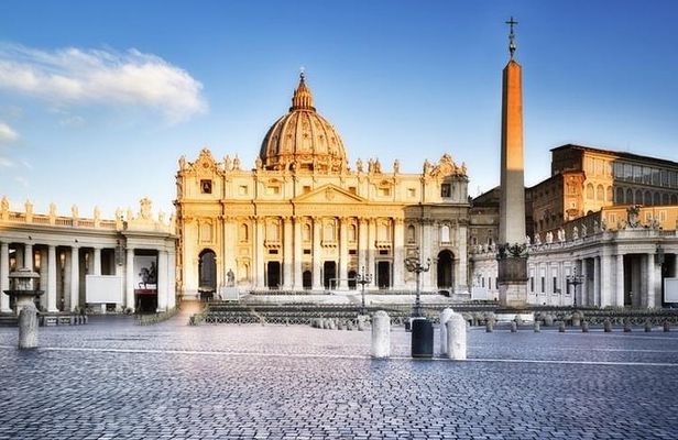 Vatican Museums Small Group Tour with St Peter's Basilica Access