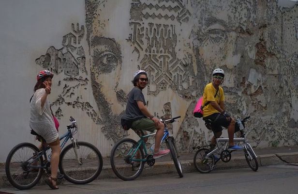 Day Biking Tour to Koh Rattanakosin from Bangkok
