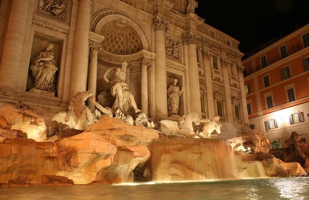 Enchanted Evening: Private Chauffeured Tour of Rome by Night 