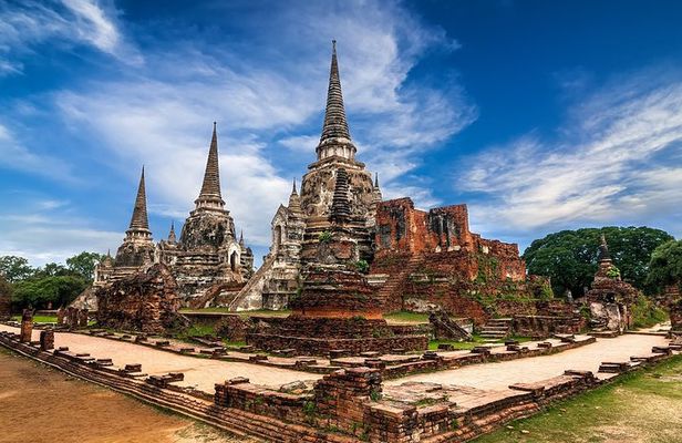Ayutthaya UNESCO Temples Small Group Tour with Lunch