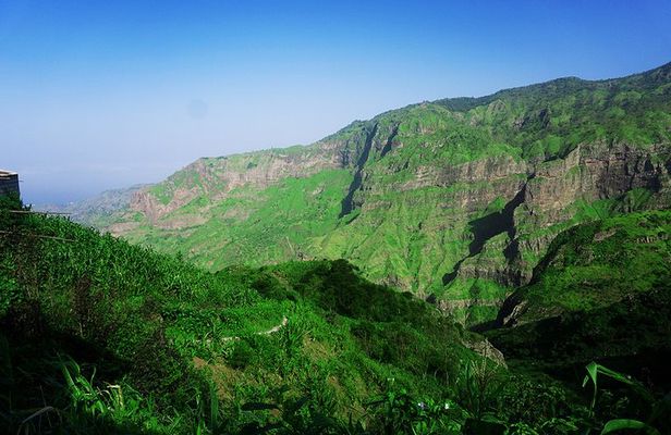 From Praia: Serra Malagueta to Principal Valley Hike & Lunch with a Local Family
