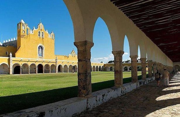 Chichen Itza, Private Cenote/Food Experience & the magic Izamal
