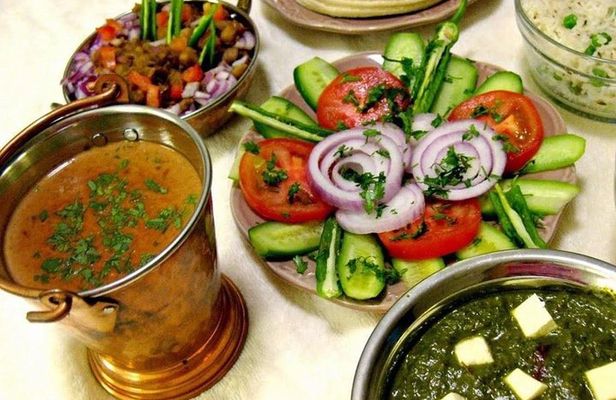 3-Hour Indian Cuisine Cooking Class in Delhi with Pickup