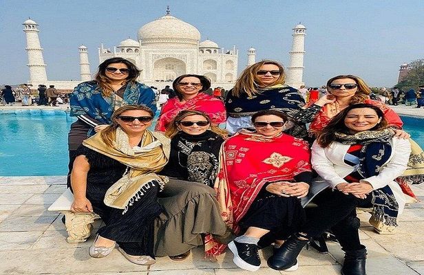 Private Overnight Taj Mahal & Agra Tour from Delhi