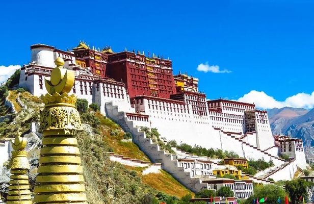 3-Day Best Tibet Tour from Chengdu by Air:Lhasa, Yamdrok Lake and Khampa La Pass