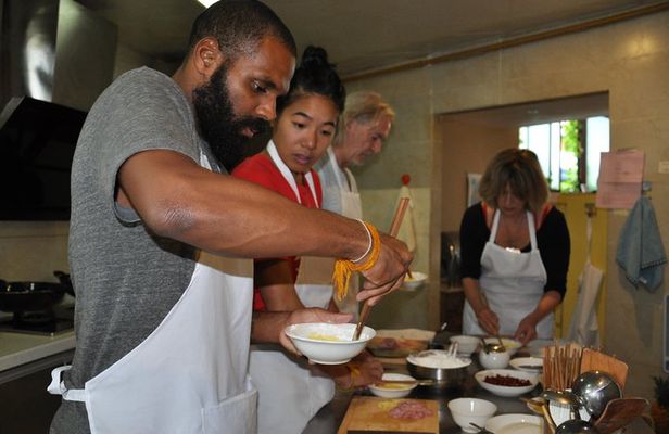 Half-Day Sichuan Cooking Class Experience in Chengdu