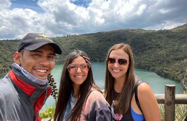 Village and Lake Guatavita Private Tour with Optional Lunch