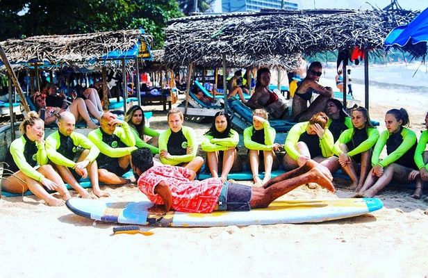 Group Surf lesson for Beginners (5 Person)