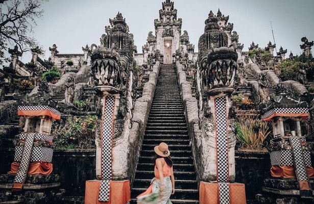 Lempuyang Temple and Water Palace Tours