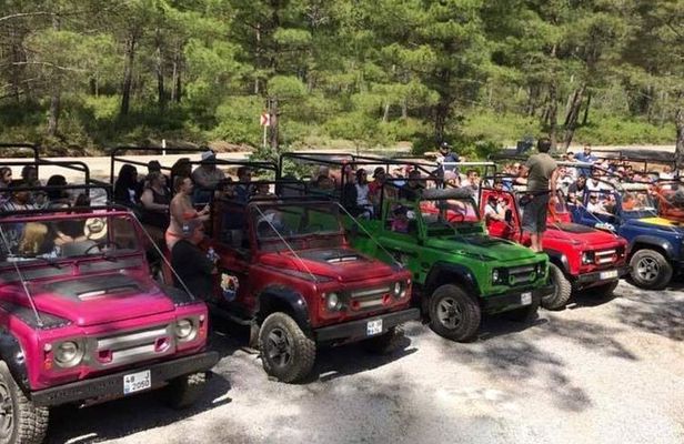 Jeep Safari: Water Fight & Off-Road Fun-Dusty Mud Green Canyon