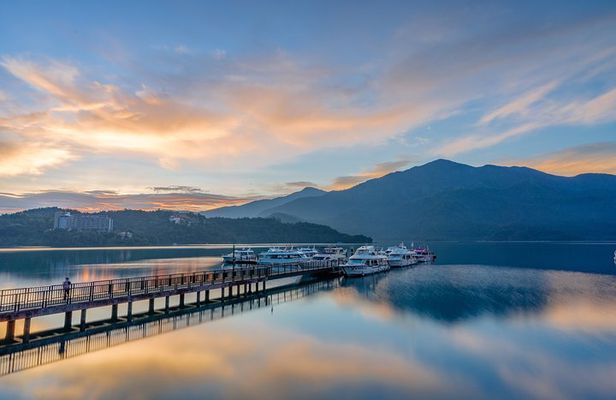 5-Day Round Taiwan Charter Car Tour
