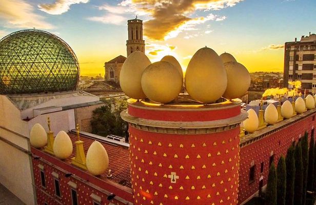 Dali Museum and Costa Brava Small Group Tour