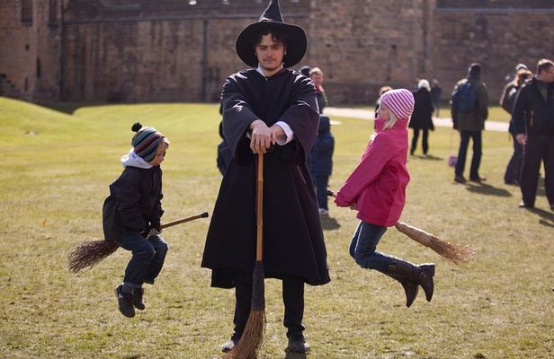 Cruise excursion / Private Tour: Wizard's Tale at Alnwick Castle
