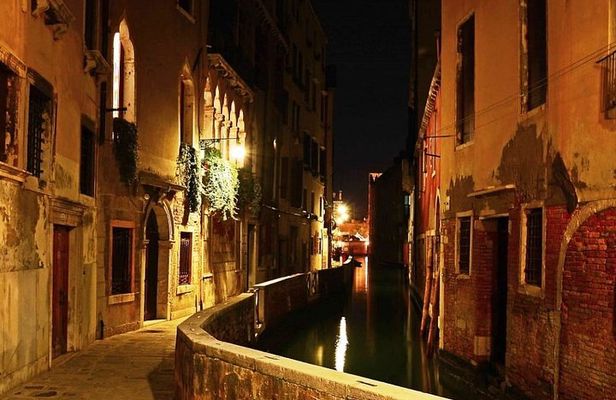 Venice by Night: Highlights & Hidden Gems Tour