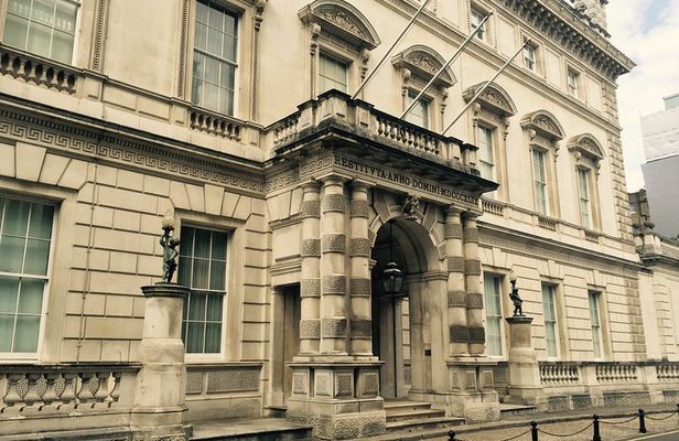 Private Tour: Downton Abbey London Locations by Taxi