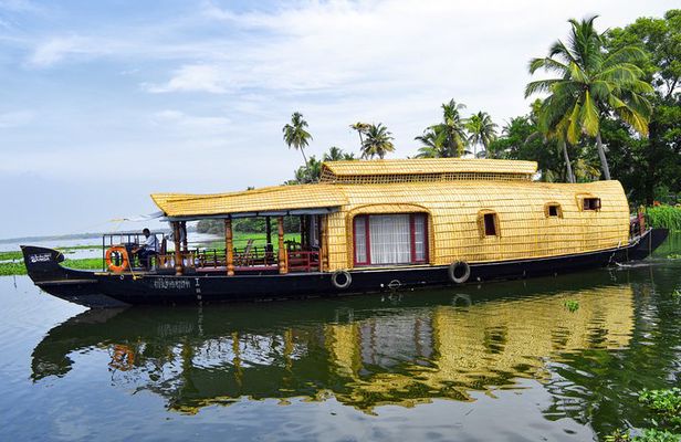 21hrs Aleppey Village and Canal Tour by Private Houseboat.