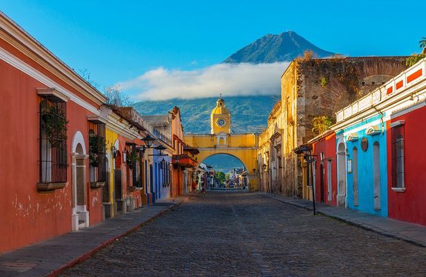 Antigua Guatemala World Heritage Site: Day Tour from San Salvador