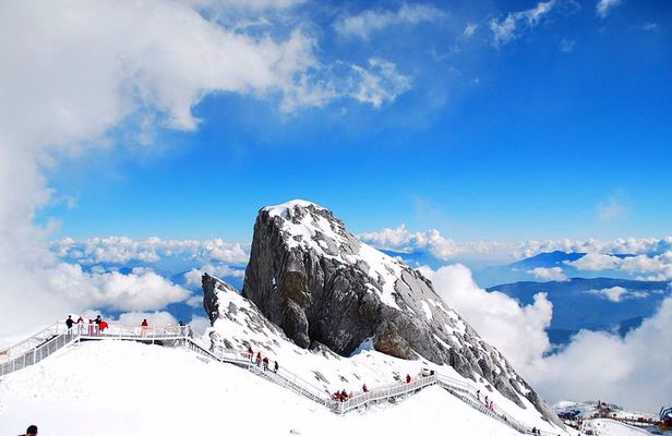 Lijiang Private Essentials Tour to Jade Dragon Snow Mountain including Cable Car