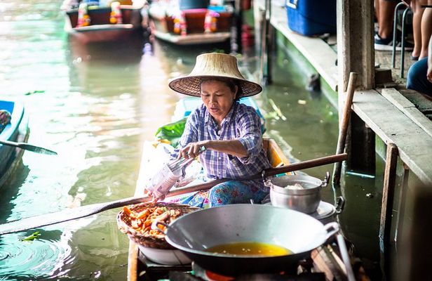 Bangkok Floating Market & Boat Ride to an Orchid Farm