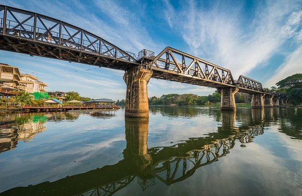 Private to Kanchanaburi via MaeKlong Train Market&Floating market