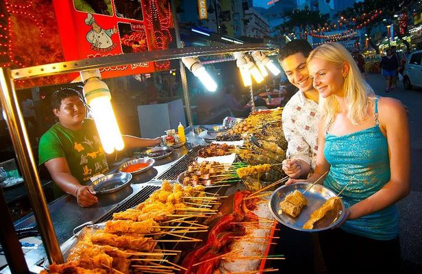 Private Tour : "Lepak-Lepak" at Local Night Market & Mamak Stall