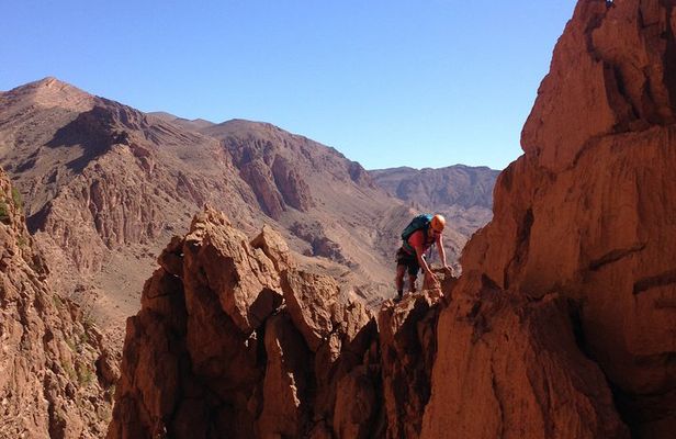 1 day mountaineering in Todra Gorge - Aventures Verticales Maroc