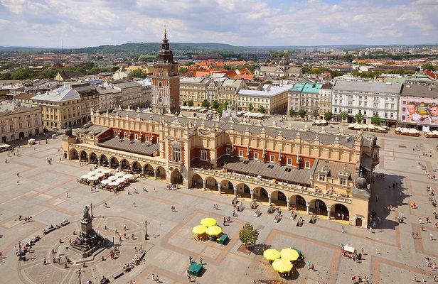 Private 3-hours Walking Tour of Krakow with official tour guide
