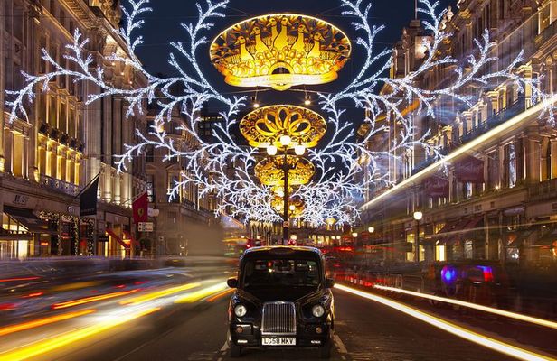 London by Night Bus Tour with Christmas Lights and Live Guide