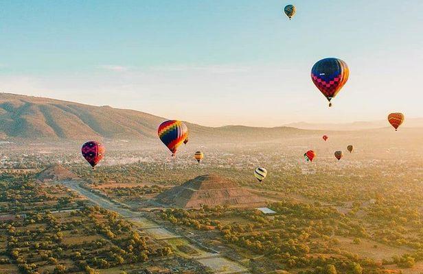 Teotihuacan´s Best Balloon Flight: Pyramids and Brewery tours