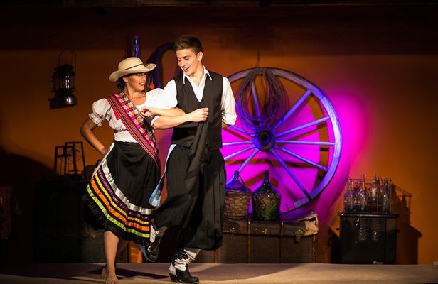 Argentine Dinner with Live Music Folklore -Estancia 25 de Mayo