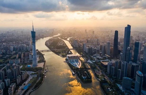 Private Guangzhou Best Day Tour with Canton Tower, Baiyun Mountain and More