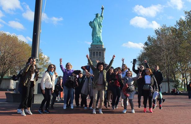 Statue of Liberty Tour with Ellis Island and Immigration Museum