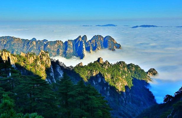 2-Day Huangshan Private Tour: Yellow Mountain and Xidi Ancient Village