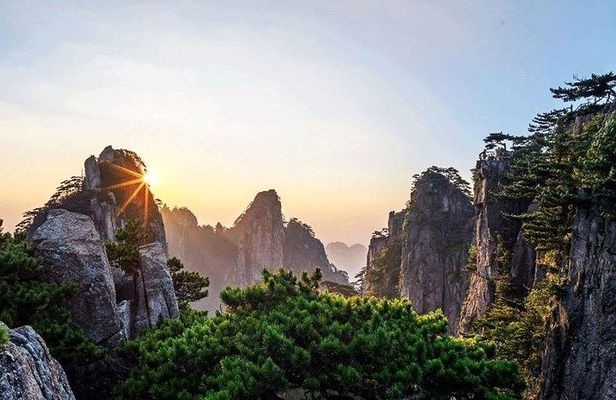 2-Day Huangshan and Hongcun Village Private Tour from Shanghai by Bullet Train